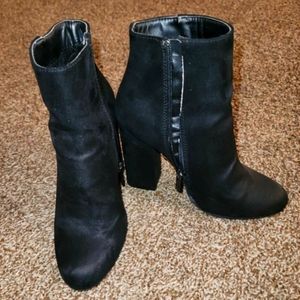 Black heeled boots size 6